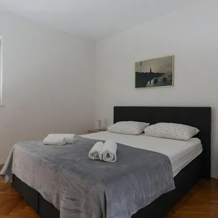 Perina - Comfort Two Bedroom With Terrace And Sea View Apartment *