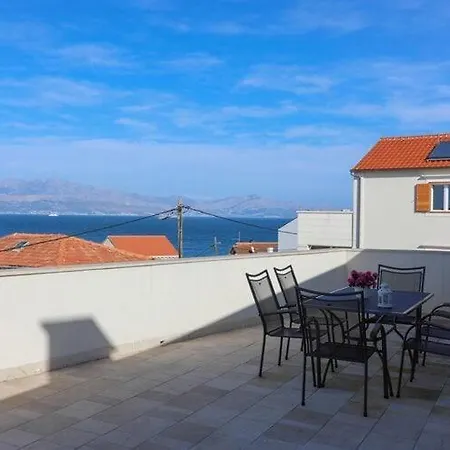 Perina - Comfort Two Bedroom With Terrace And Sea View * Sutivan