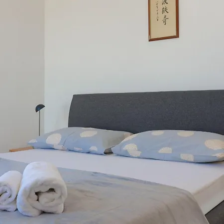 Perina - Comfort Two Bedroom With Terrace And Sea View Apartment *
