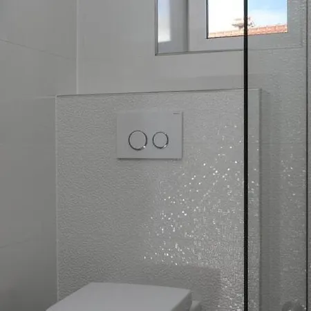 Perina - Comfort Two Bedroom With Terrace And Sea View *