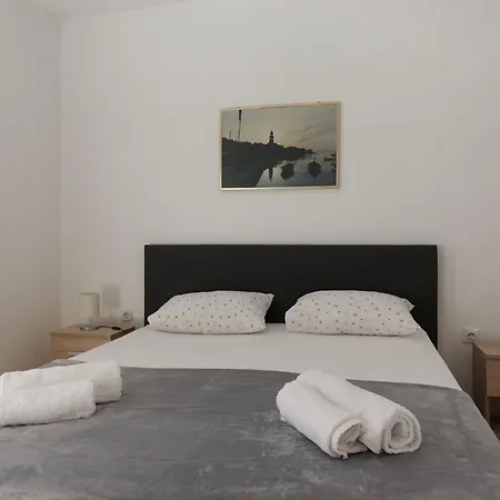 Perina - Comfort Two Bedroom With Terrace And Sea View Сутиван