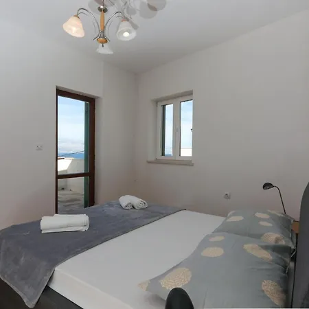 Perina - Comfort Two Bedroom With Terrace And Sea View Сутиван
