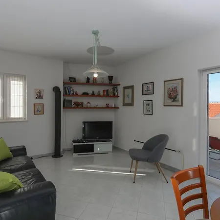 Perina - Comfort Two Bedroom With Terrace And Sea View Сутиван