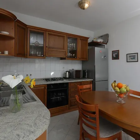 Perina - Comfort Two Bedroom With Terrace And Sea View * Сутиван