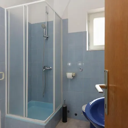 Apartment Perina - Comfort Two Bedroom With Terrace And Sea View