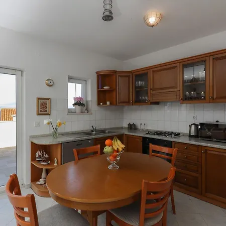 Perina - Comfort Two Bedroom With Terrace And Sea View *